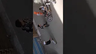 مواطن يوثق بيع المخدرات في شوارع منطقة عزبة عثمان في شبرا الخيمة بمحافظة القليوبية 