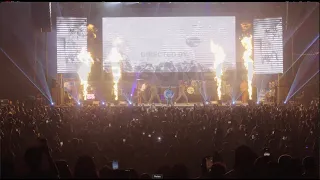 davido performing