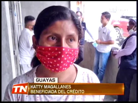 MIES entrega créditos para reactivación económica en sectores populares