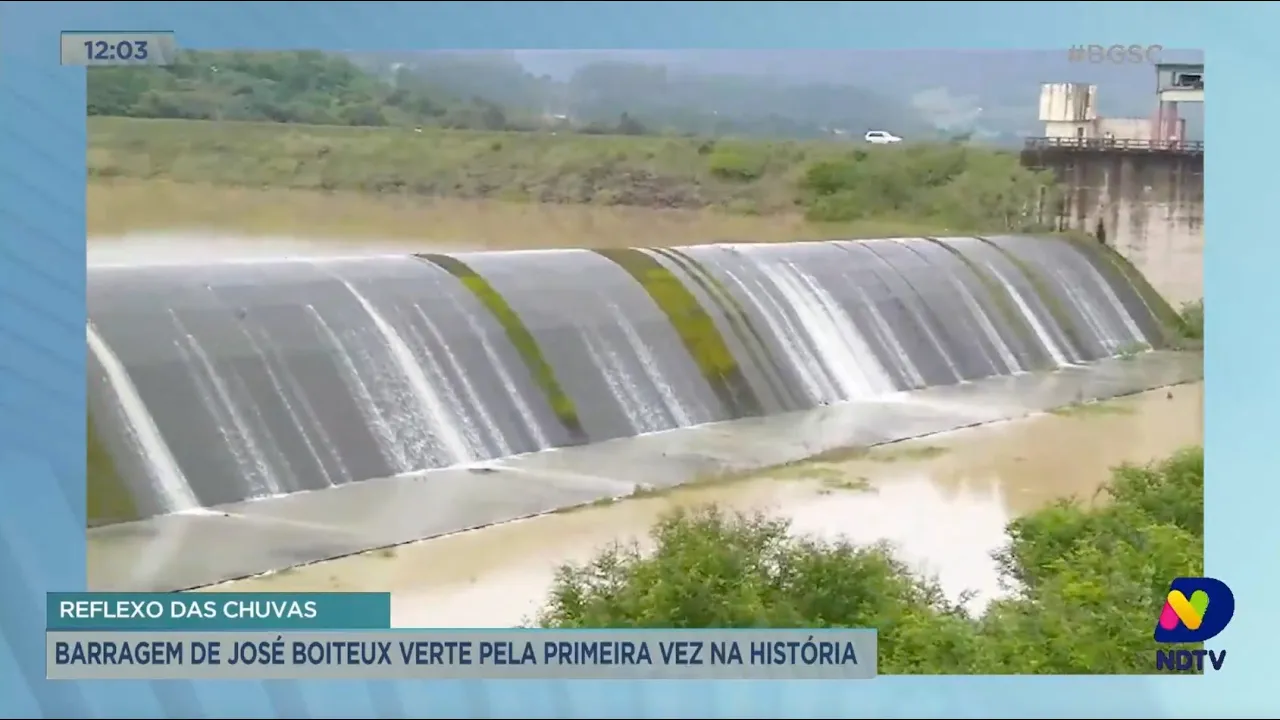 Alto Vale: barragem de José Boiteux verte pela primeira vez na história