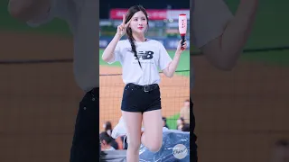  8k kim jung won cheerleader fancam 250422