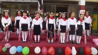 علمونا في مدرستنا   أداء أطفال  روضة  النموذجي دندنها