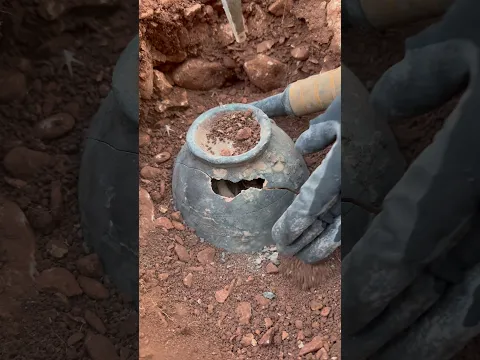 How to find treasure with a metal detector #metaldetecting #discovery #treasure