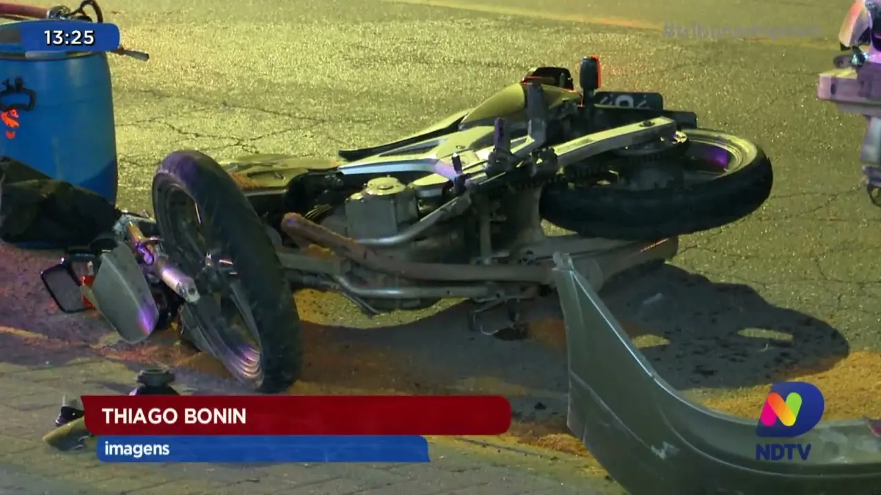 Acidente em Joinville: motorista vai fazer conversão, bate em moto e motociclista fica ferido