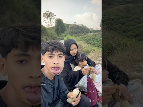 Nyore bareng istri dan Allea, menikmati suasana kampung Srikandi.
