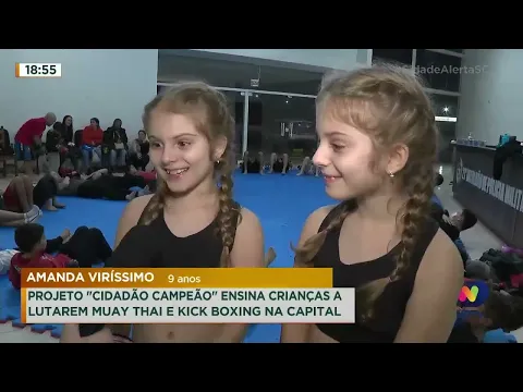 Projeto ensina muay thai e kick boxing para crianças em Florianópolis