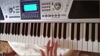  تعليم   عزف   اغنية   فيها حاجه حلوه الموسيقار   عمر   خيرت  عزف   عمر   خيرت فيلم   عسل   أسود  دندنها