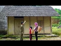 Download Lagu Vriendelijke politieagent geeft dakloze alleenstaande moeder een klein huis om een nieuw leven te