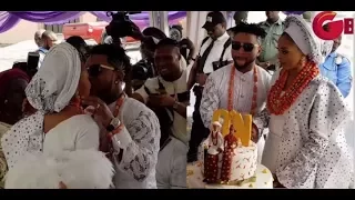 oritsefemi kiss his wife as they cuts their beautiful cake u0026 dance at their traditional wedding