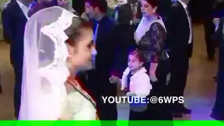 كلتيلي وحدك بالگلب وطلعتي غيري موالفه عفتيني بحلوك البشر مضحكه ونسه وسالفه 