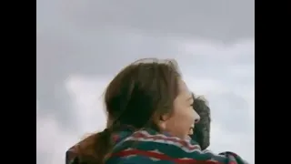 معاك الدنيا شي تاني معاك الدنيا دي أحلى 