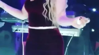 انتا بس تخليني تنام وتغمض عيني آت خليني 