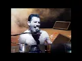 Queen - We Are The Champions -Live  (HQ) (Japan 1985)