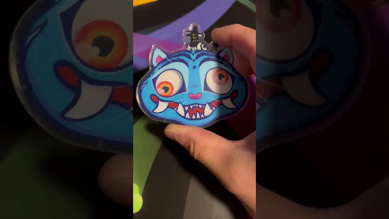 Derpy shaker phone grip