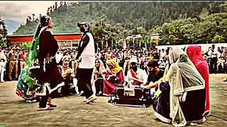 kashmiri girls dance on road famous kashmiri song boniyar baramulla kashmir lovers 