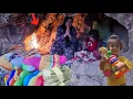 Download Lagu Millionaire's help to a homeless nomadic mother and her children