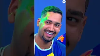 De cantar ela sabe, mas ditado popular não é o forte da Pocah… 😂