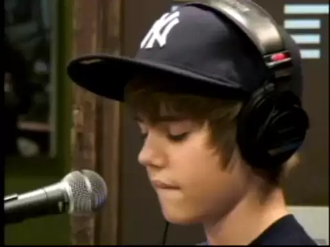 Download MP3 Justin Bieber \