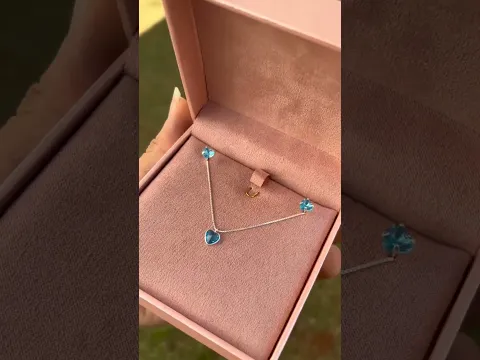 Nosso conjunto Alani em prata 925 com coração azul é delicado, sofisticado e feito para brilhar 💙✨️