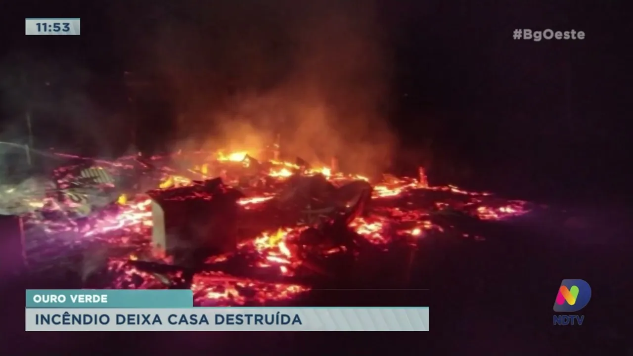 Incêndio deixa casa destruída em Ouro Verde