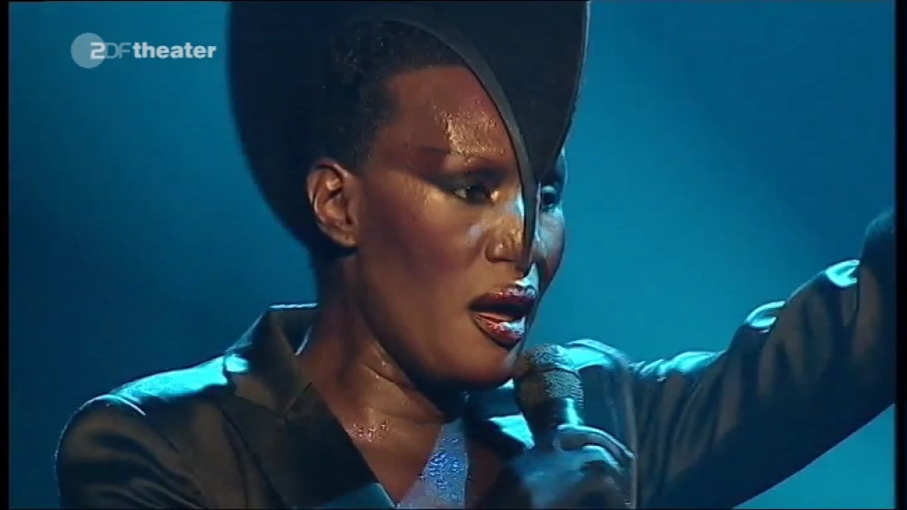 Grace Jones   Avo Session 2009