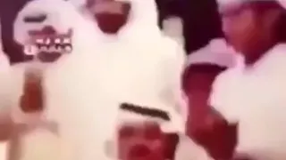 يالهني فقير رجله كسيره وانت قالو غني    يلي شربت الهني دندنها