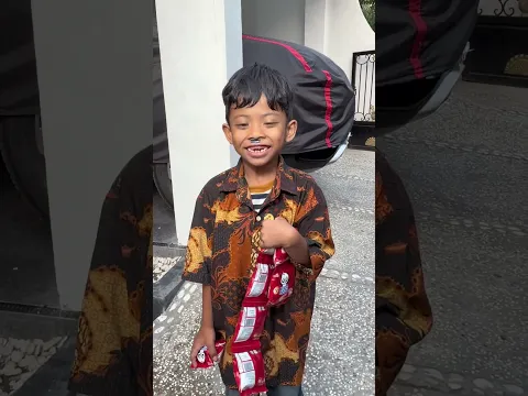pak juna bagi bagi snack!!