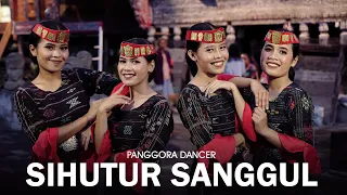 sihutur sanggul panggora dancer penari dari desa lumban suhi suhi toruan