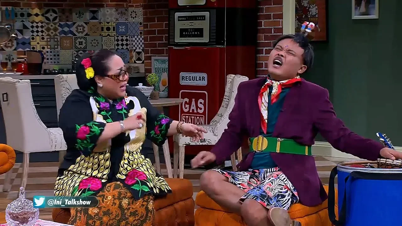 Ahli Sinden dan Guru Spiritual yang Bikin Nunung Ngakak Sampe Nahan Pipis