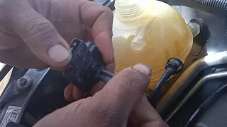 كيفية تغيير ماء الردياتور مع تنضيف قارورة الماء لي سيارة بيجو 