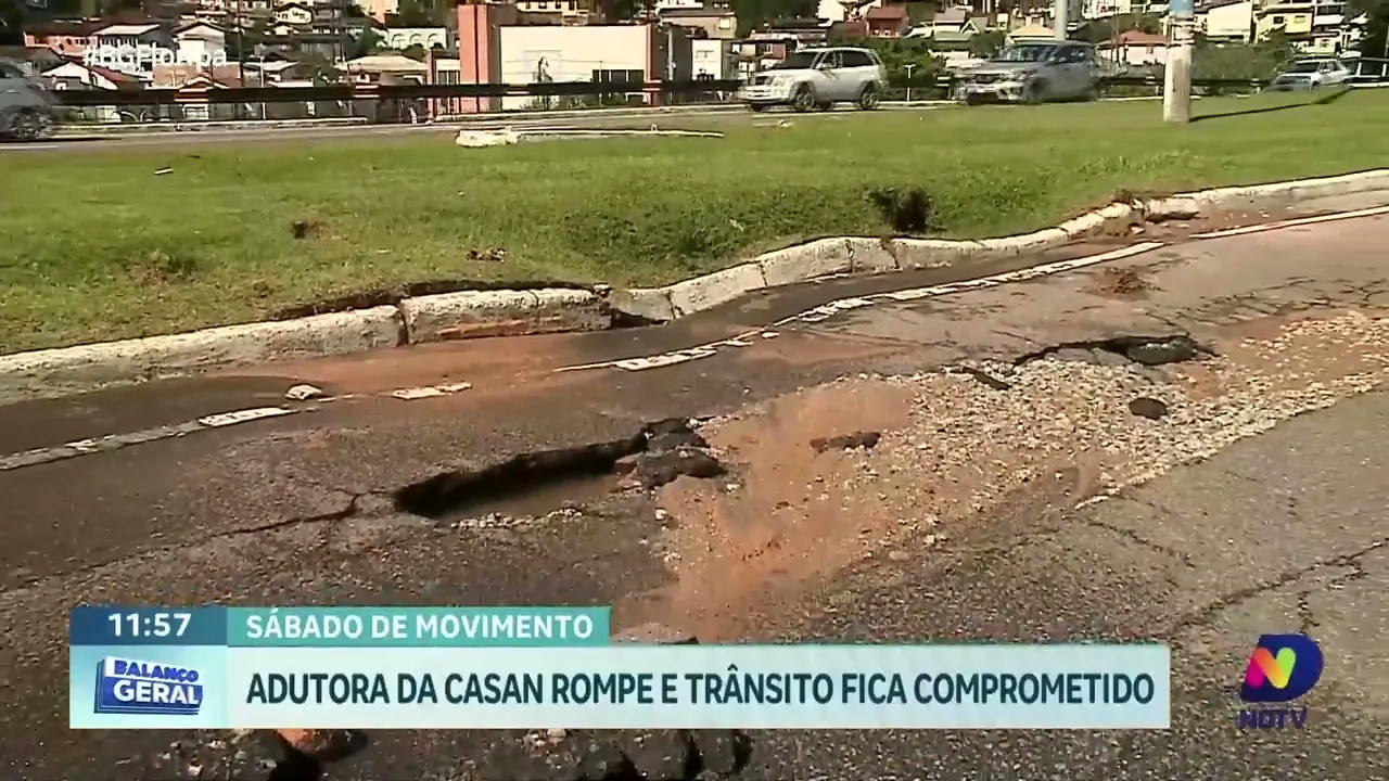 Rompimento de adutora da Casan interrompe trânsito e afeta abastecimento de água em Florianópolis