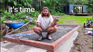 a very different TINY HOUSE build!