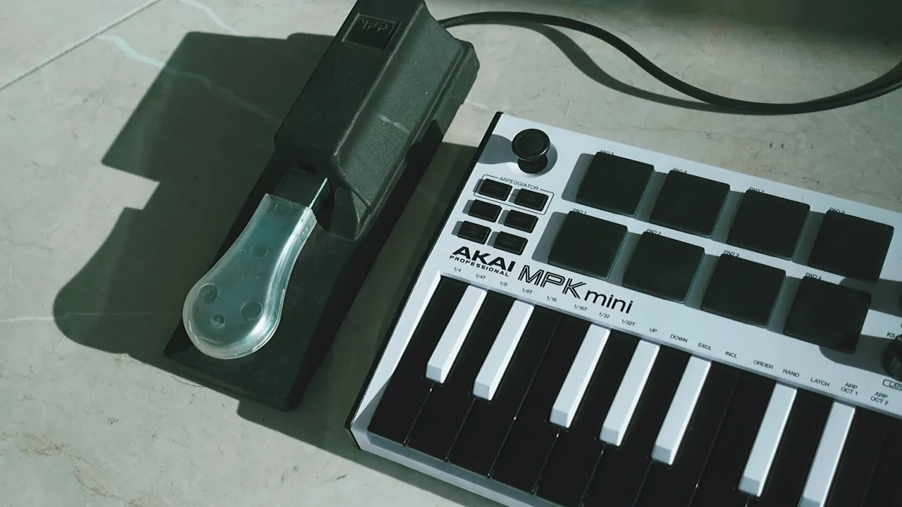 Akai MPK Mini & Ableton Looping Performance Tutorial