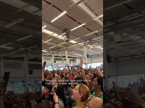 O mundo pode até te fazer chorar, mas Deus te quer sorrindo ❤️