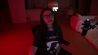 streamer anni gives a storytime
