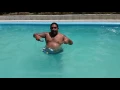 piscina,cerveja geladinha  so alegria