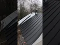 Installatie van metalen daken met kliksluiting