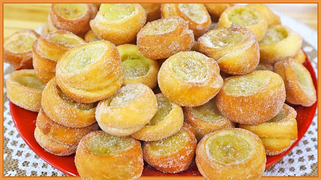BOLO DE BANANA COM AVEIA E UVA PASSAS - (SEM FARINHA DE TRIGO, AÇÚCAR, ÓLEO E LEITE)