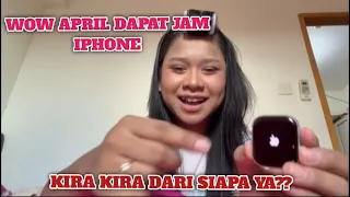 dede april opens birthday present