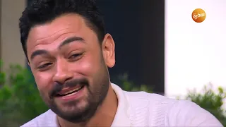 قصيدة أبويا للشاعر فارس قطرية في أستوديو  هي وبس دندنها