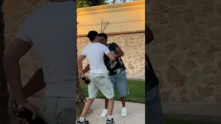 عمل نفسة قرد مع القطة 