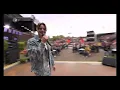 Vincent Gross mit Getränke-Medley (Bier, Ouzo, Aperol Spritz) beim ZDF-Fernsehgarten on Tour