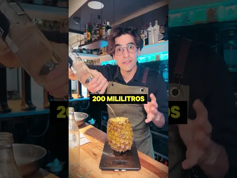⚠️ ¡NO PRUEBES LA PIÑA GELIFICADA! Sin añadirle vodka… #shorts #bartender