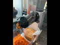 Lagu Making carrot juice with my slow juicer
