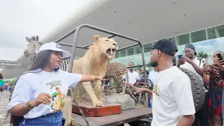 NIFFER NA KIREDIO WALIVYOTUA AIRPORT/NIFFER QELEZEA MAPOKEZI YA JIHAN YATAKAVYOKUA BALAA