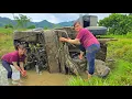 Lagu The girl bought the flooded scrap car, repaired it and restored the car's engine.