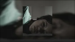 موسيقى بعد غيابه   بطيء دندنها