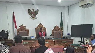 LIVE SIDANG PRAPID KE 5 ROY SURYO YANG MINTA GANTI RUGI