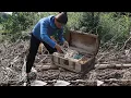 Download Lagu Poor single mother collects scrap and discovers wooden box containing many precious jade bracelets