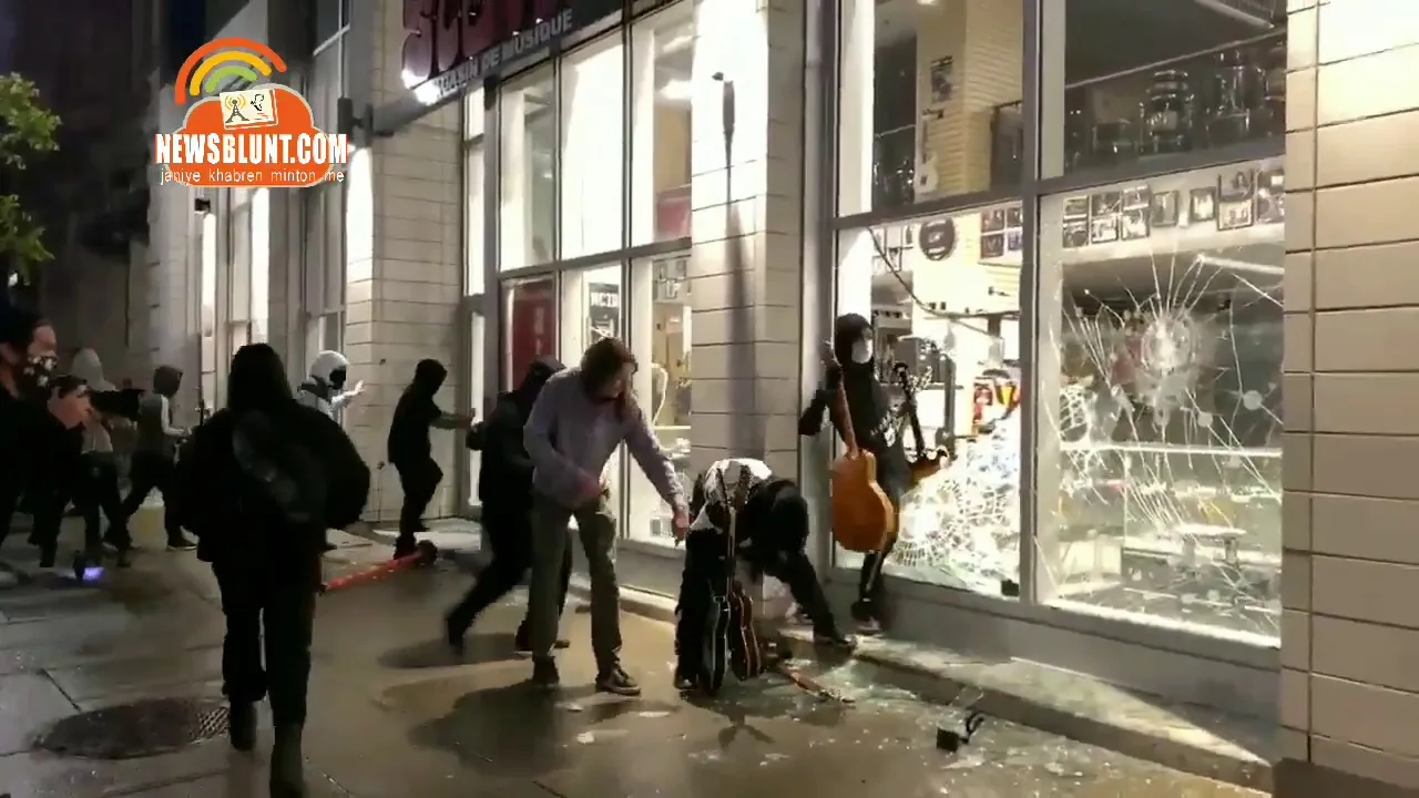 Montreal:  violent rioters have smashed the windows of Steve’s Music store & looted guitars